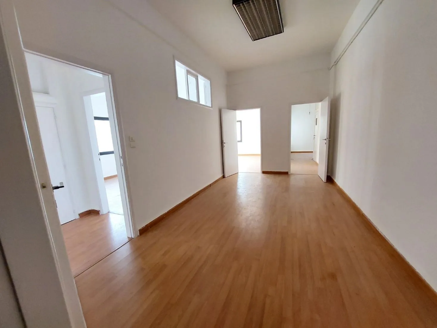 Modern Office for Rent in Badaro — الصورة 2