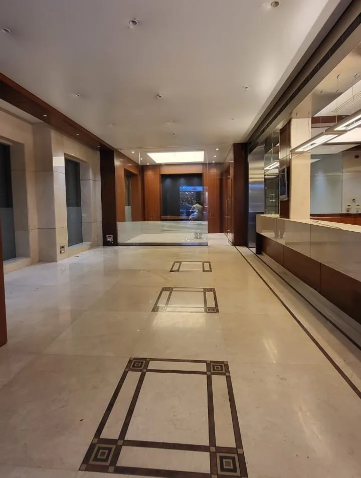 Prime Retail Shop for Rent in Hamra — الصورة 2
