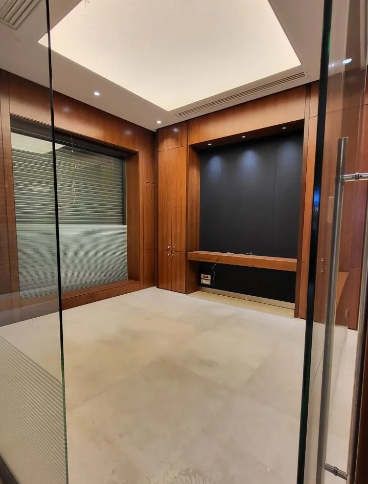 Prime Retail Shop for Rent in Hamra — الصورة 5