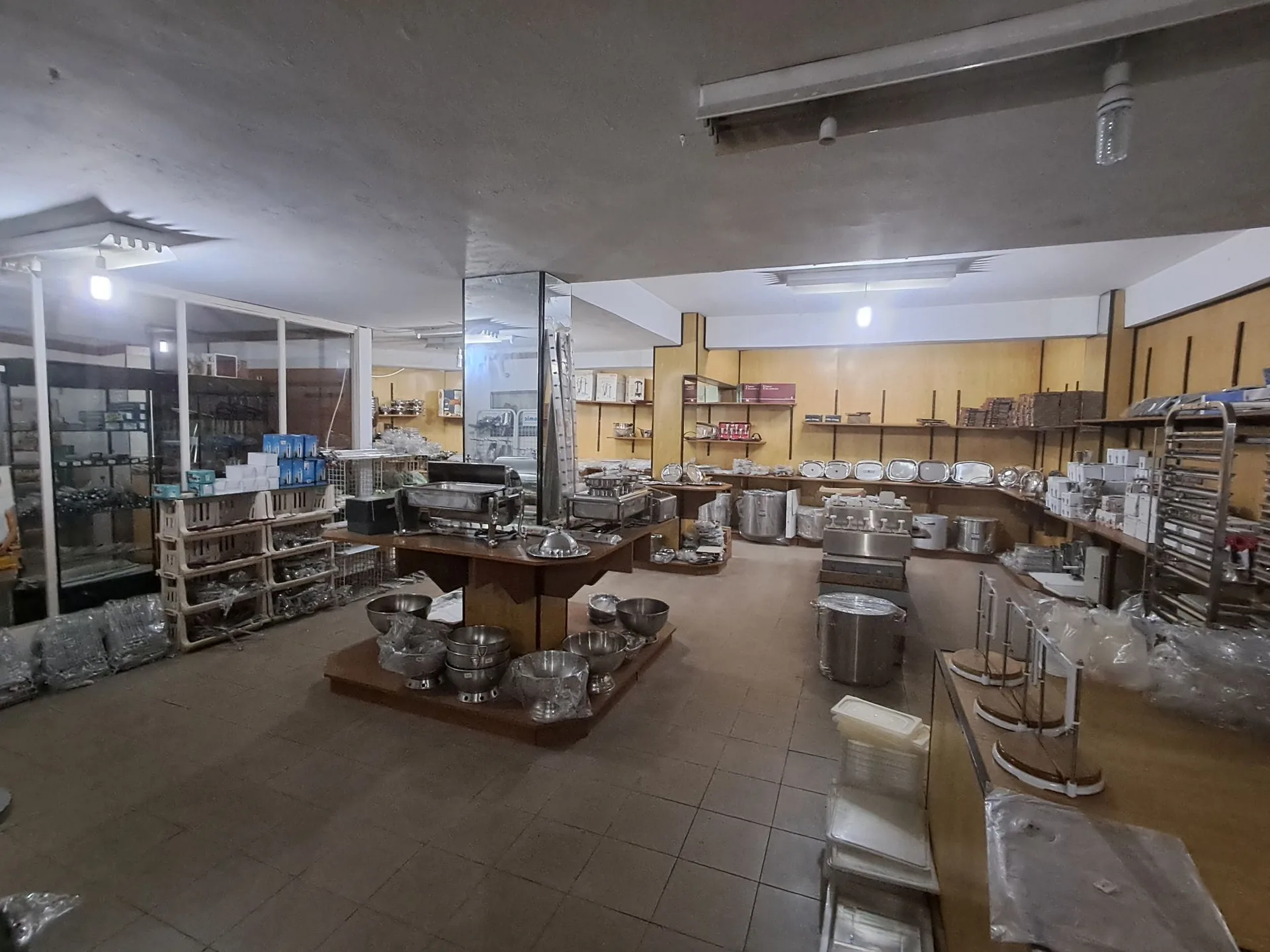Prime Commercial Shop for Rent – Mar Mikhael, Achrafieh — الصورة 5