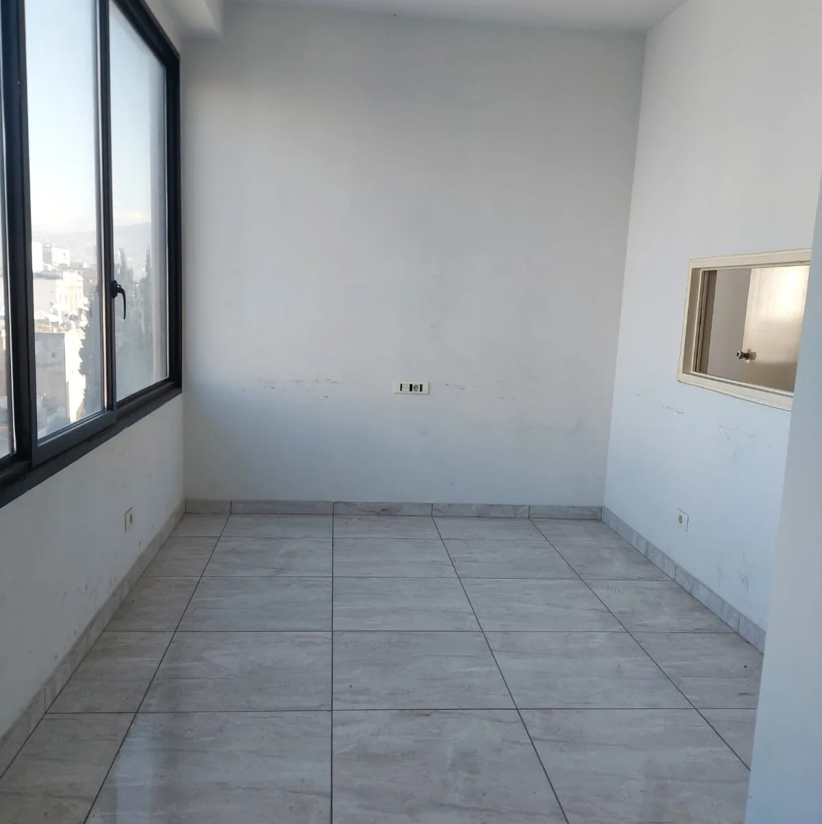 Office for Rent in Achrafieh — الصورة 3