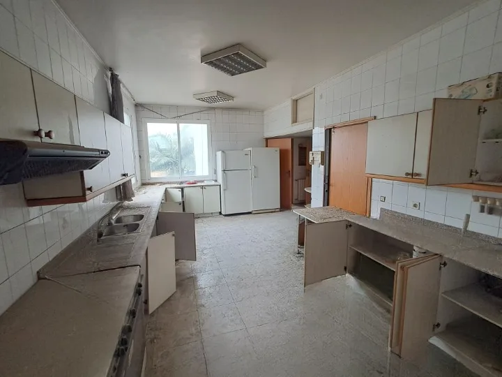 Apartment for Sale – Sursock, Beirut — الصورة 4