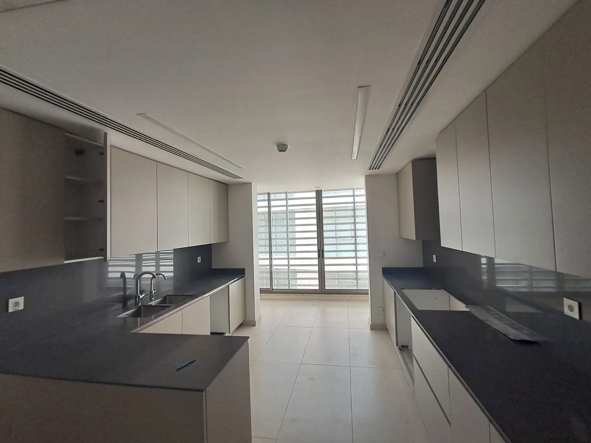 Apartment for Rent in Gemayze — الصورة 4