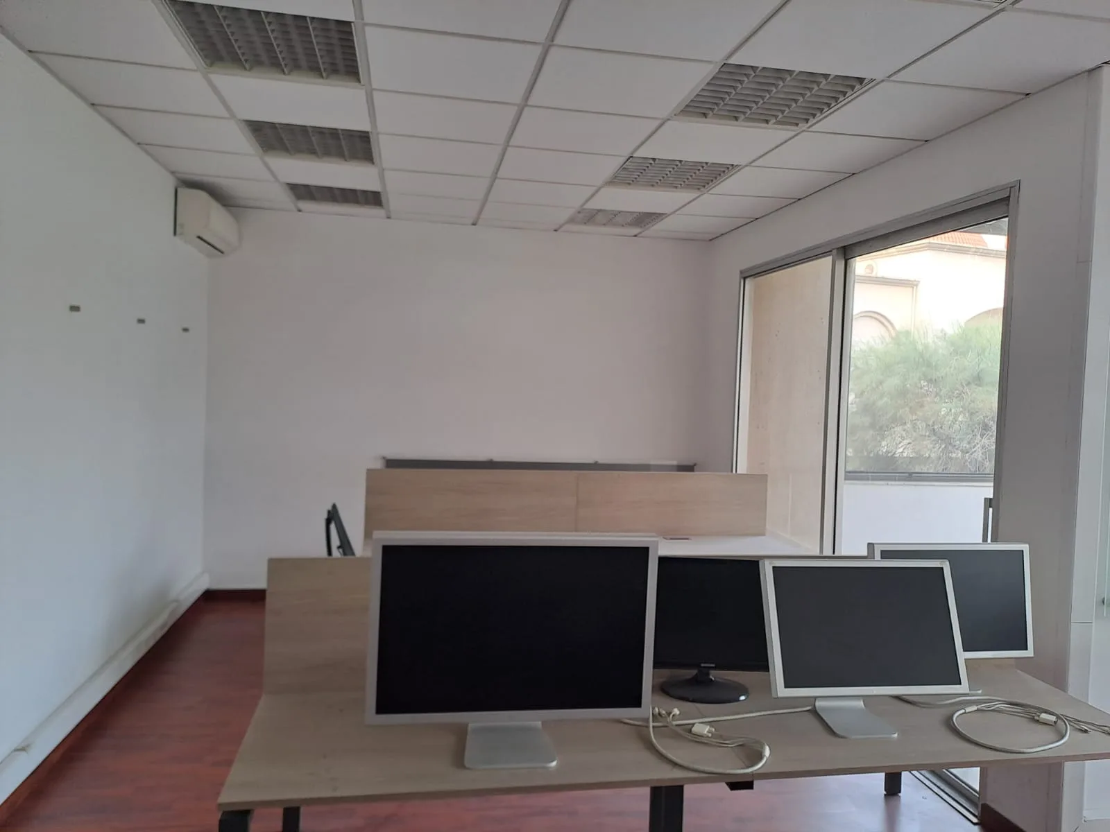 Furnished Office for Rent in Achrafieh — الصورة 5