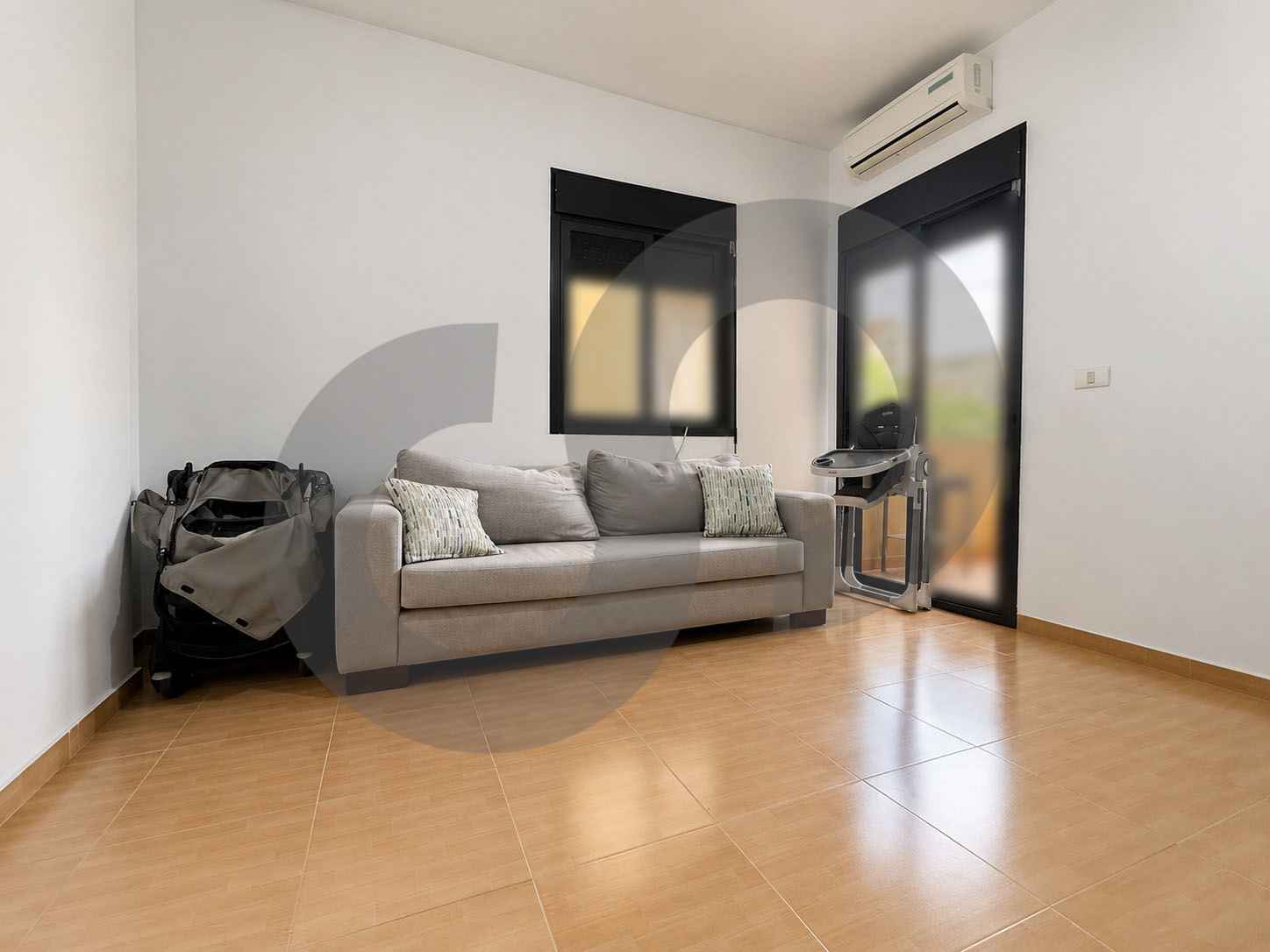 PRIME LOCATION/ local neighborhood/24/7 Electricity/BAOUCHRIYEH,METN — الصورة 2