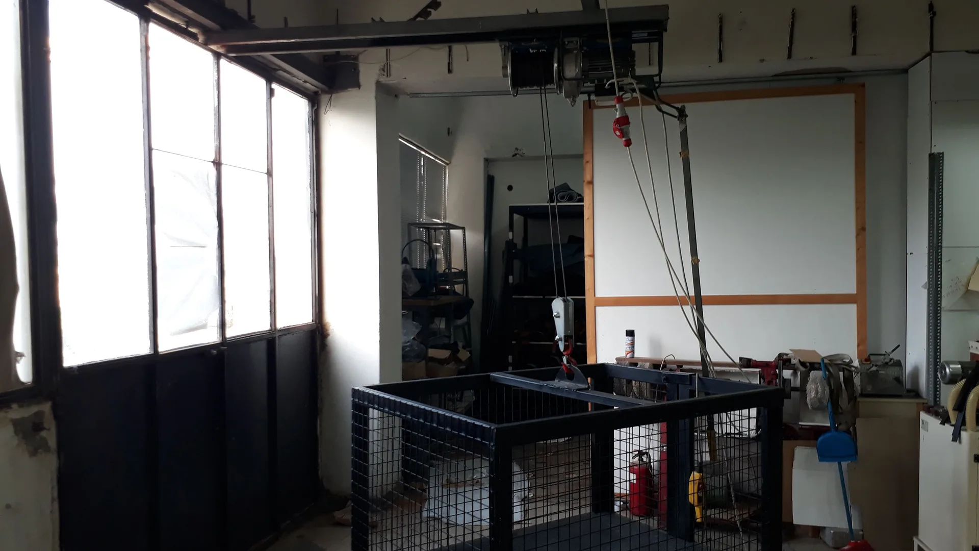 Showroom for Sale in Daoura, Lebanon — الصورة 3