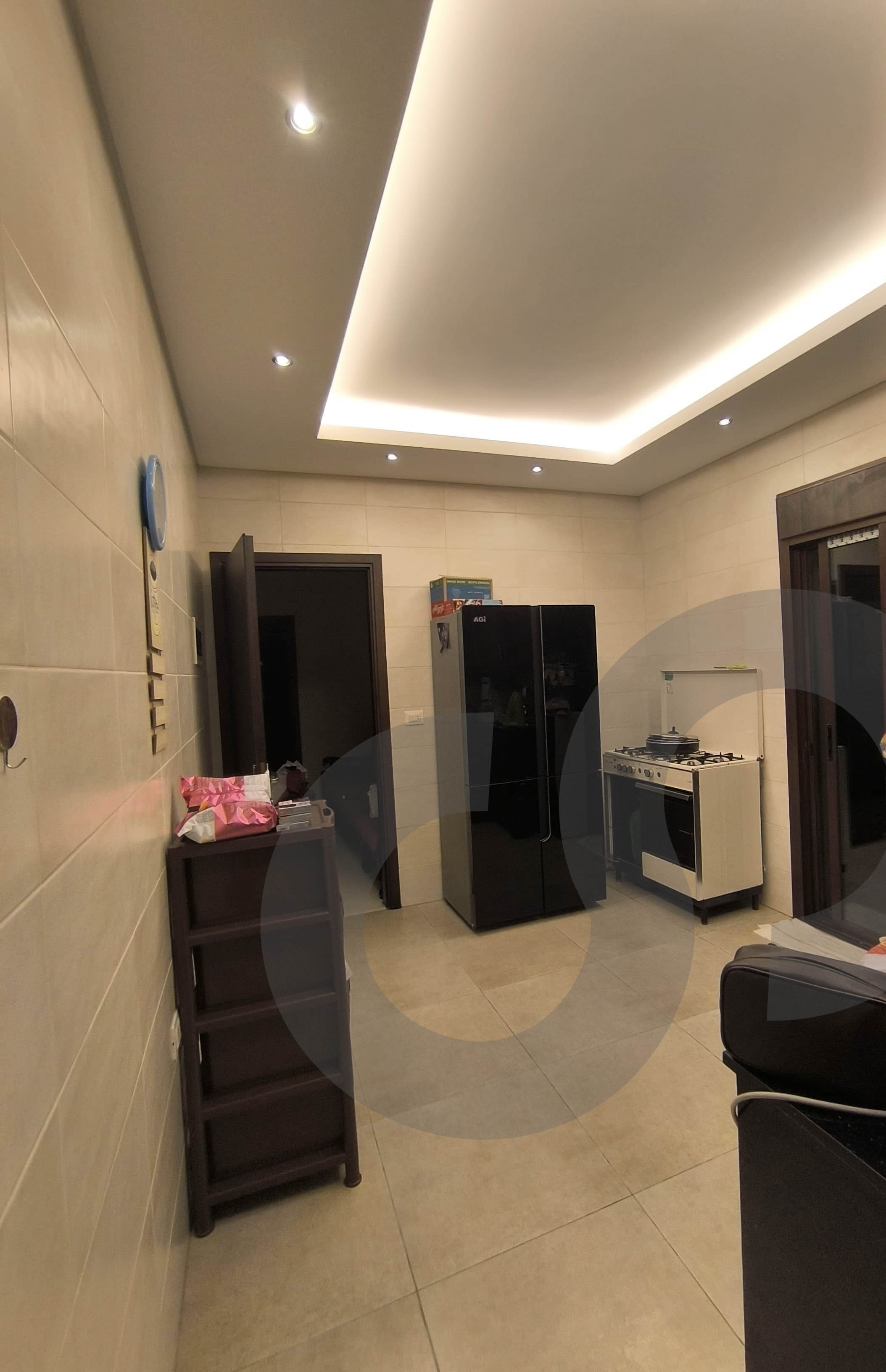 unfurnished -spacious - cozy living room -Zgharta — الصورة 3