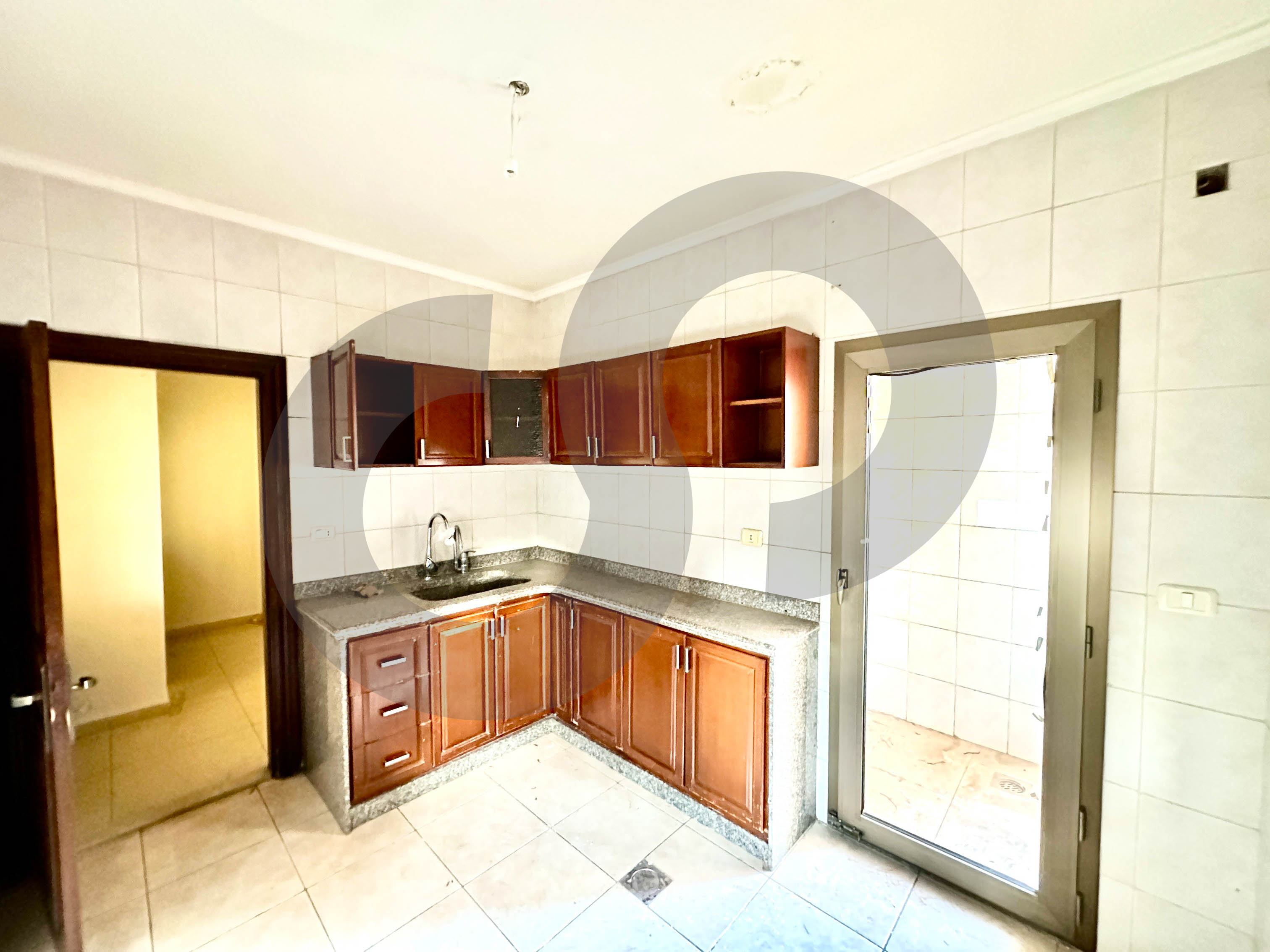 APARTMENT FOR SALE in Tripoli / Dam w Farez — الصورة 3
