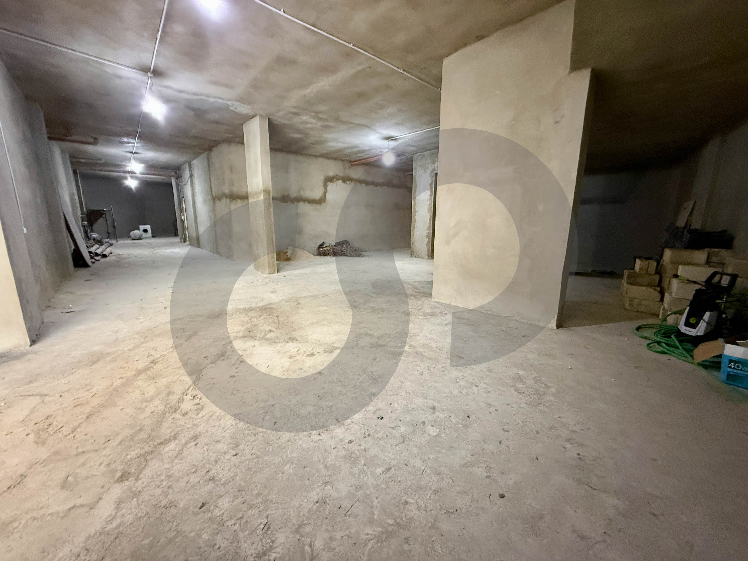 Spacious 650 sqm warehouse for sale in Baabda- Louaizeh — الصورة 3