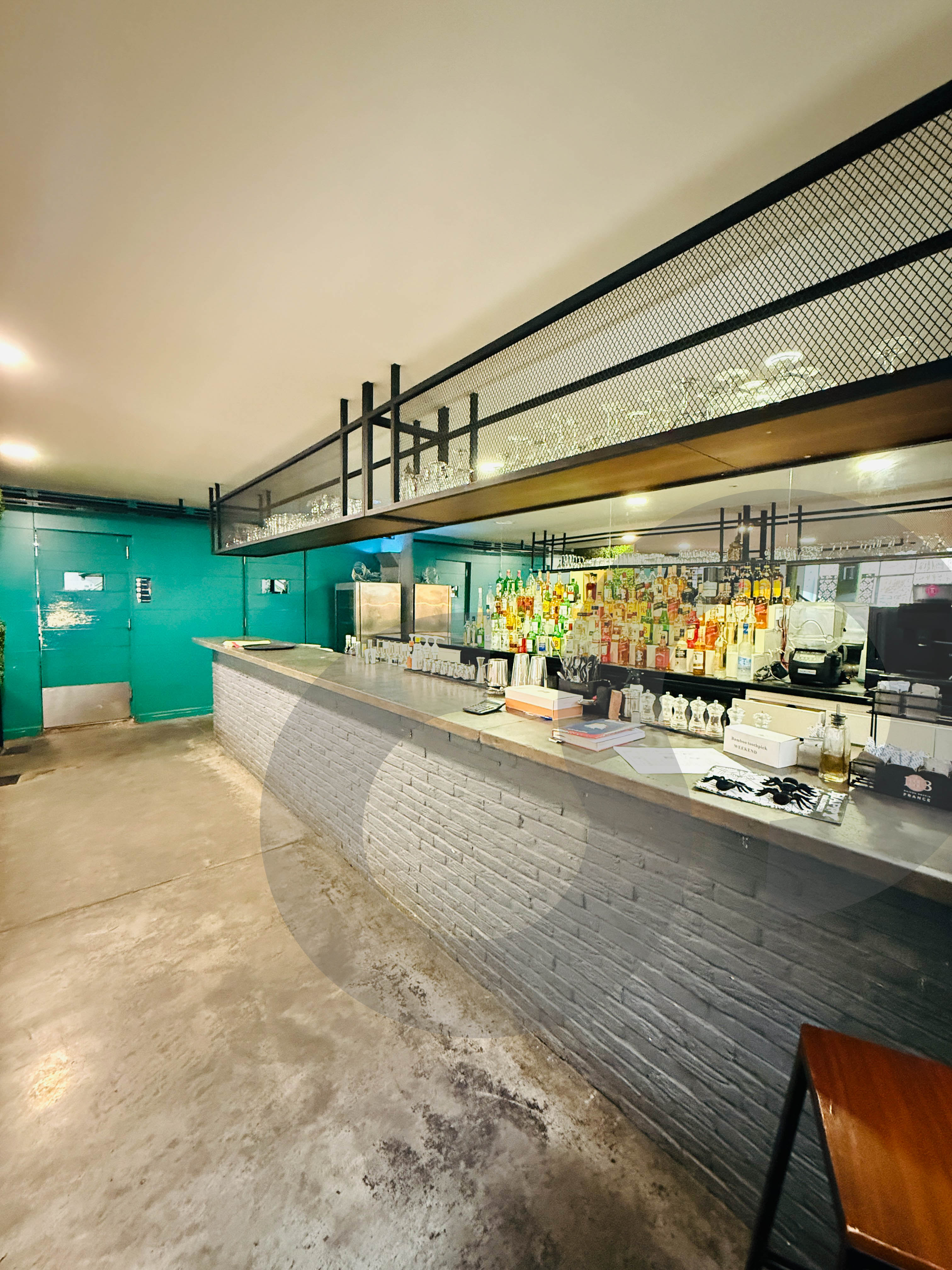 prime location- Fully equipped & furnished- kfarhbab — الصورة 3
