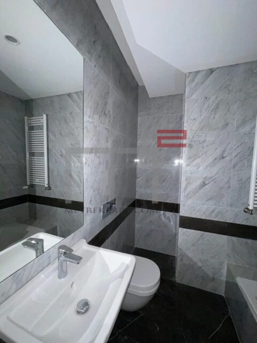Duplex for Sale in Gemmayze — الصورة 3