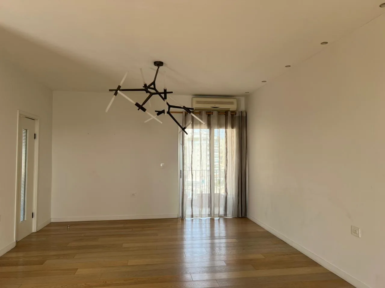 Apartment for Sale in Syoufi, Achrafieh, Beirut, Lebanon — الصورة 2