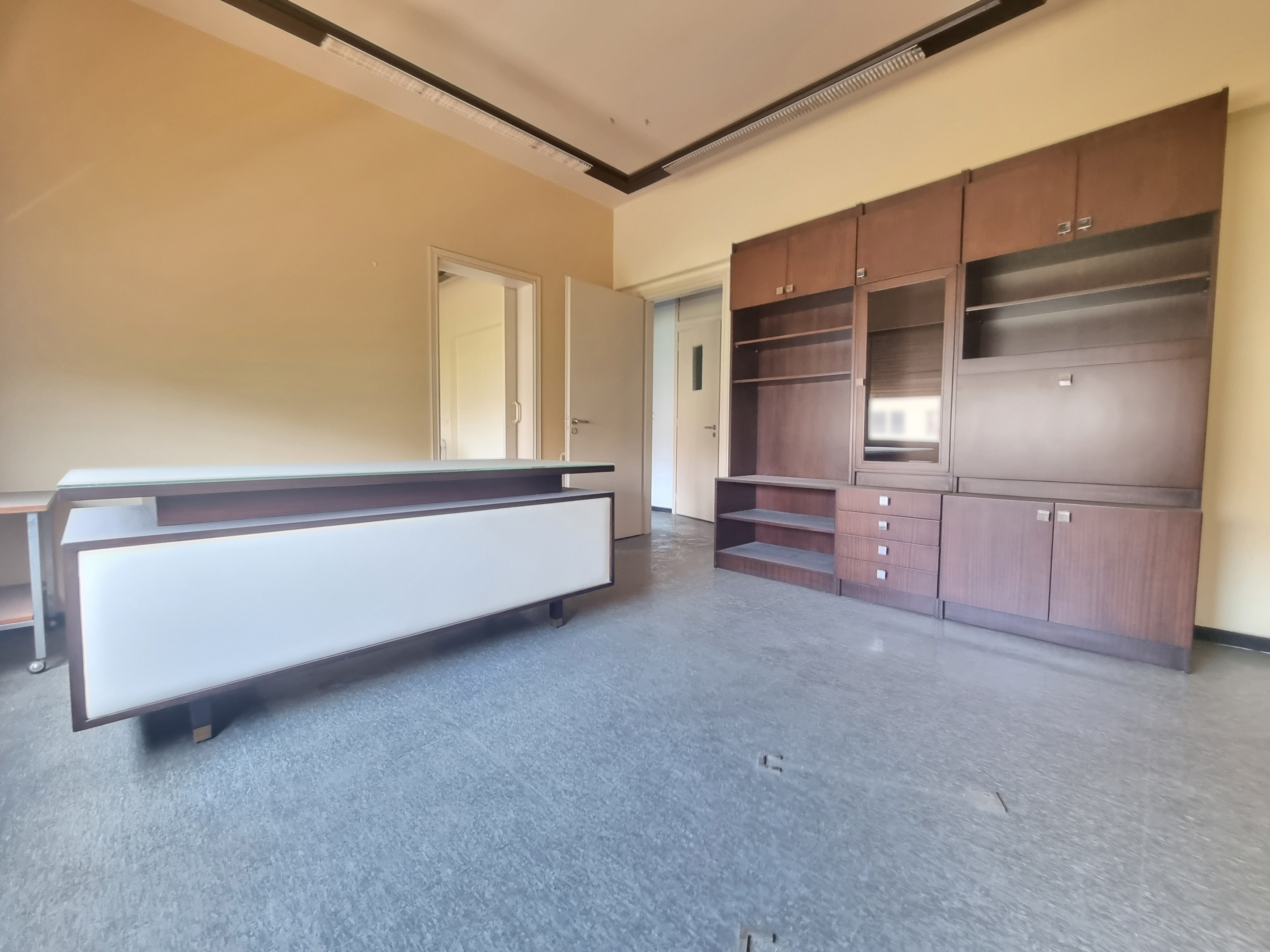 170 sqm Office for Sale IN ACHRAFIEH — الصورة 2