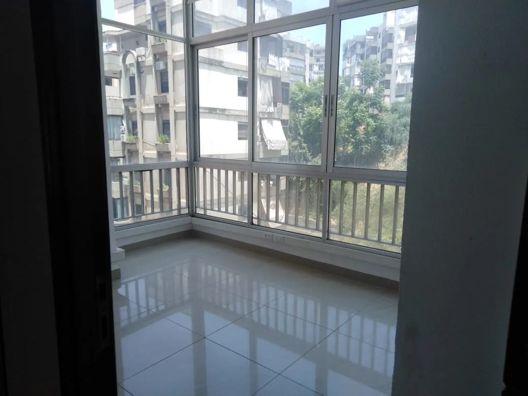 Shop for Sale in Zouk Mosbeh — الصورة 3