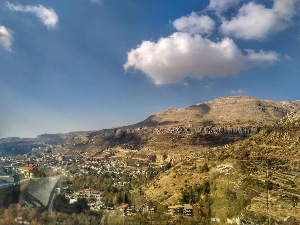 Chalet for rent in Faraiya — الصورة 10