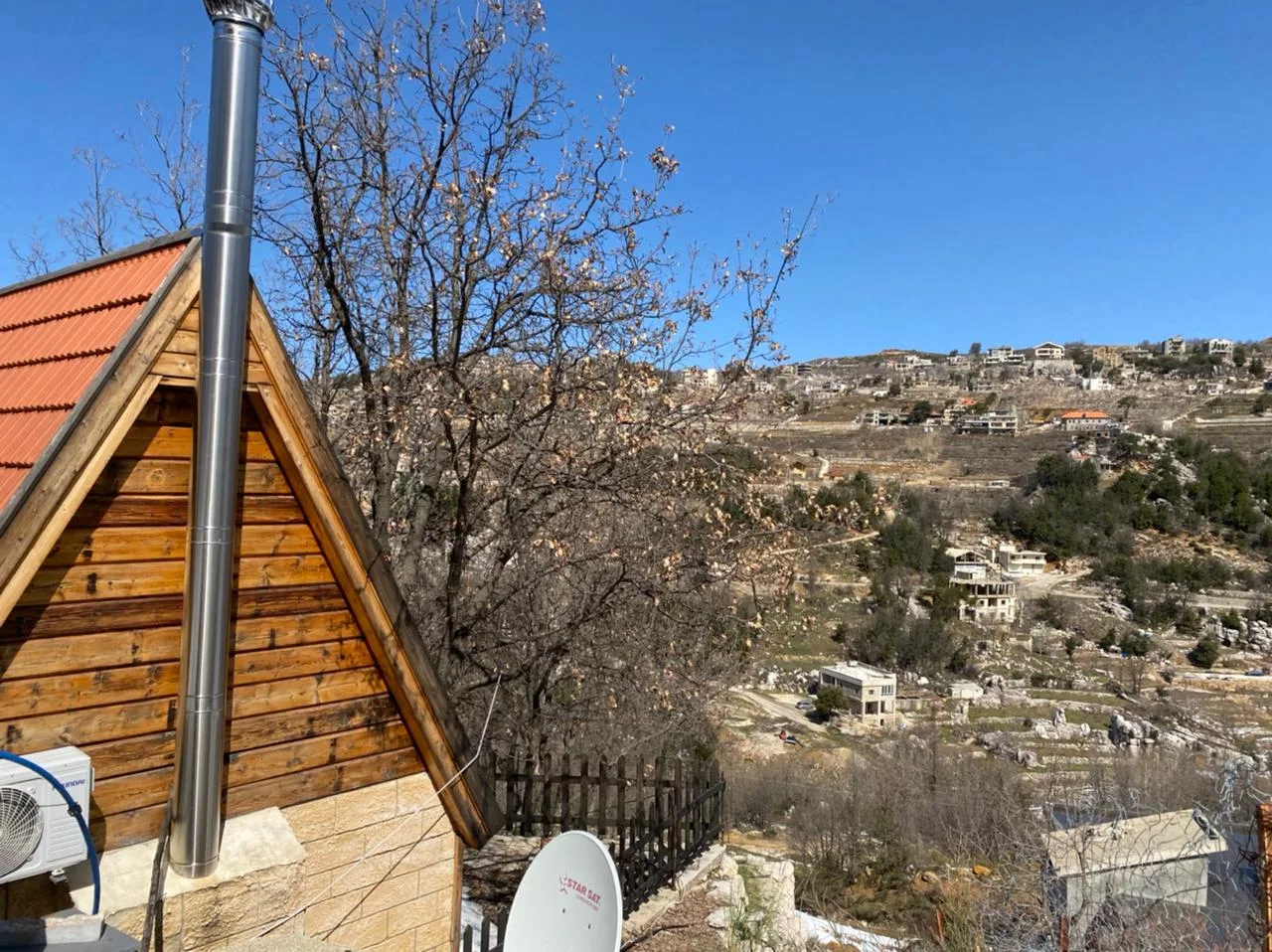 Land for Sale in Kfardebian, Lebanon — الصورة 4