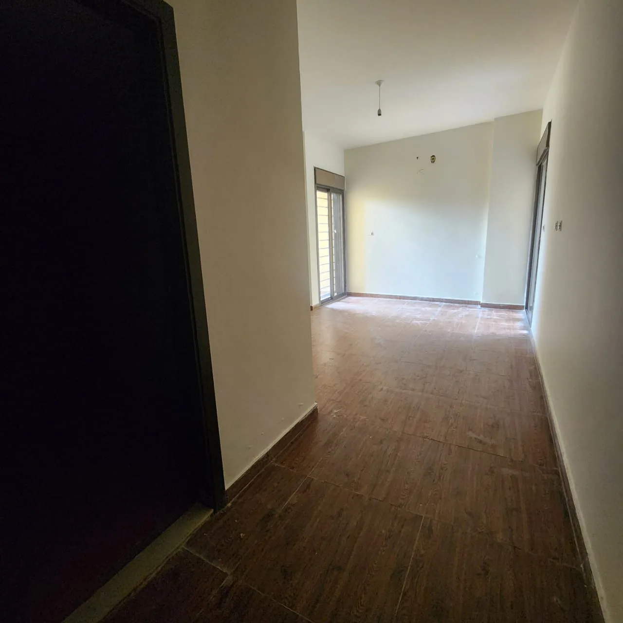 Sous Sol Apartment For Sale In Mansourieh — الصورة 3