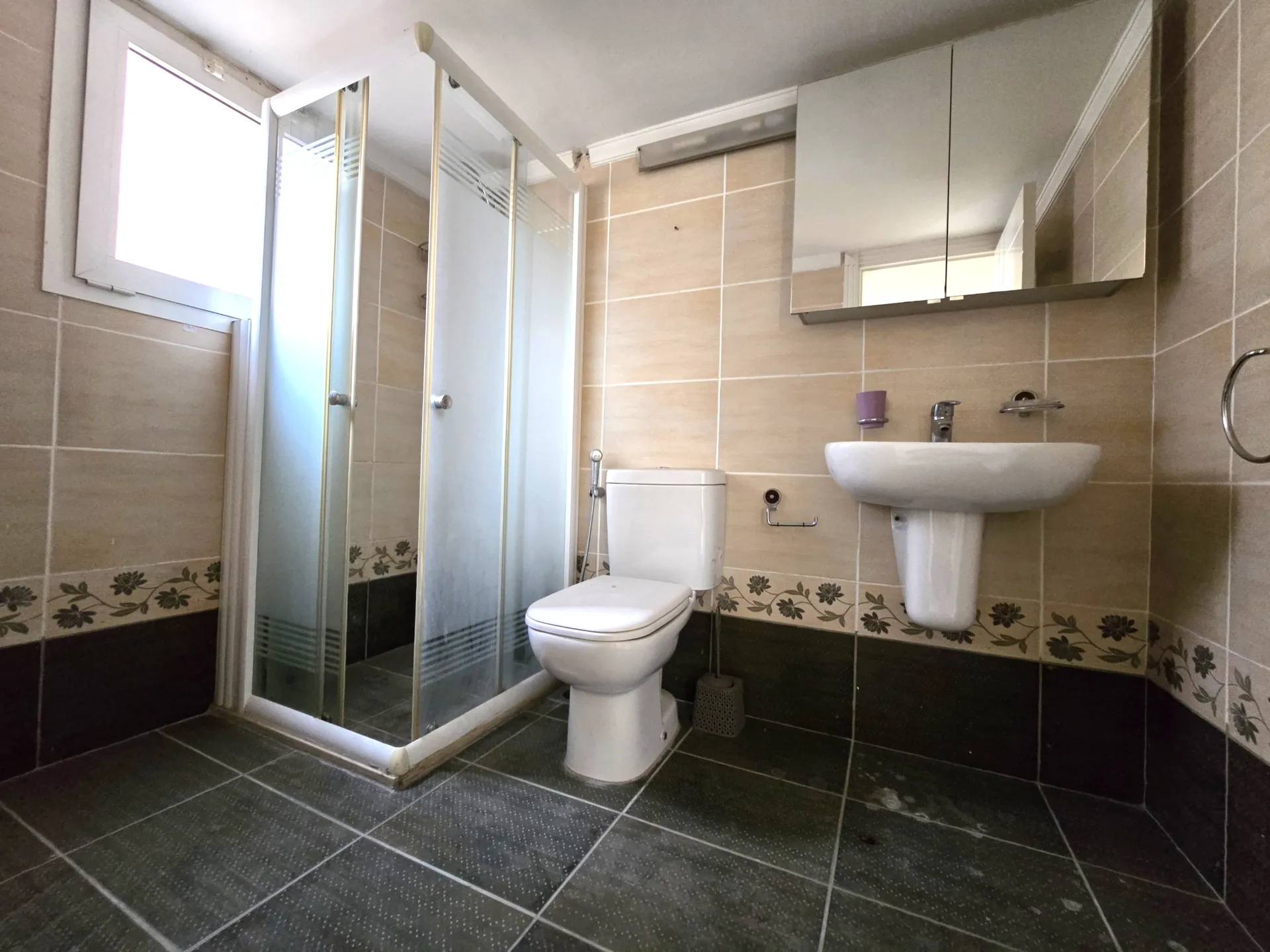Apartment for Sale in Syoufi, Beirut, Lebanon — الصورة 9