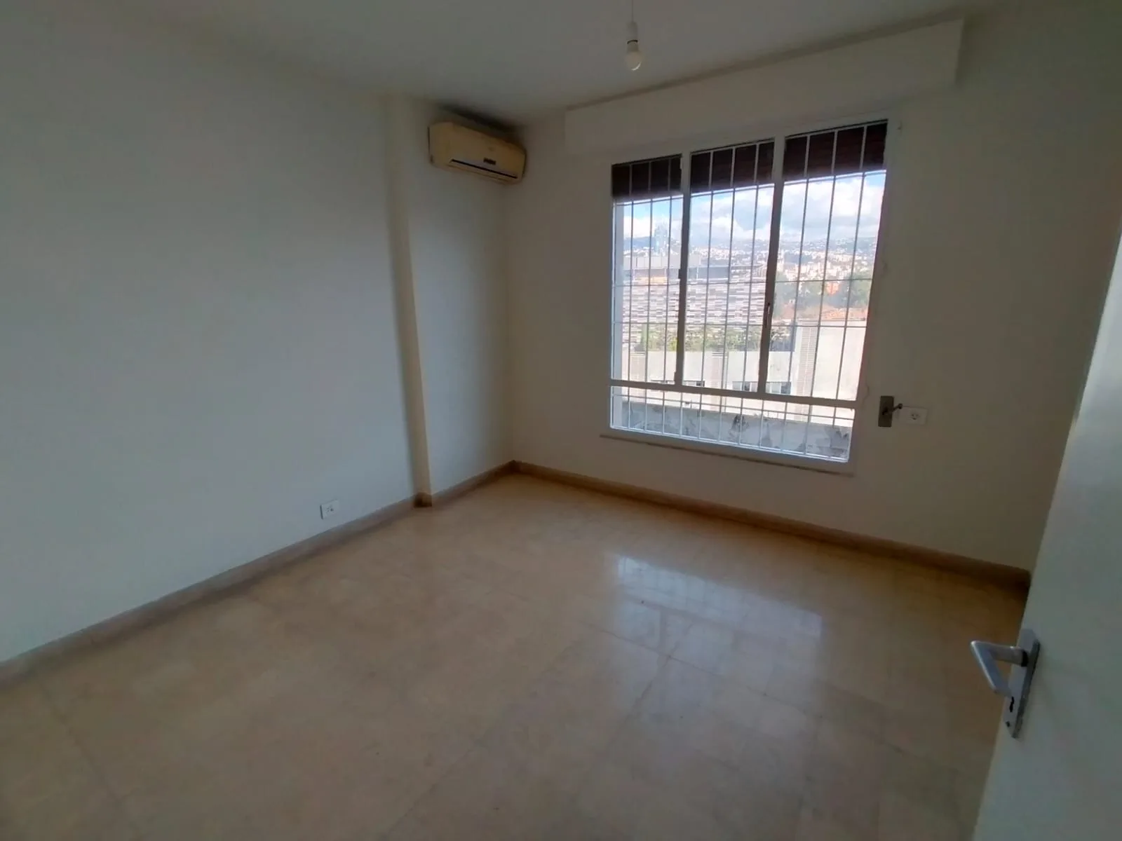 Apartment for Rent in Achrafieh – Sayde — photo 5