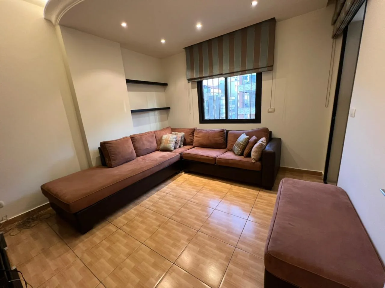 Spacious Apartment for Rent in Dekwaneh — الصورة 3