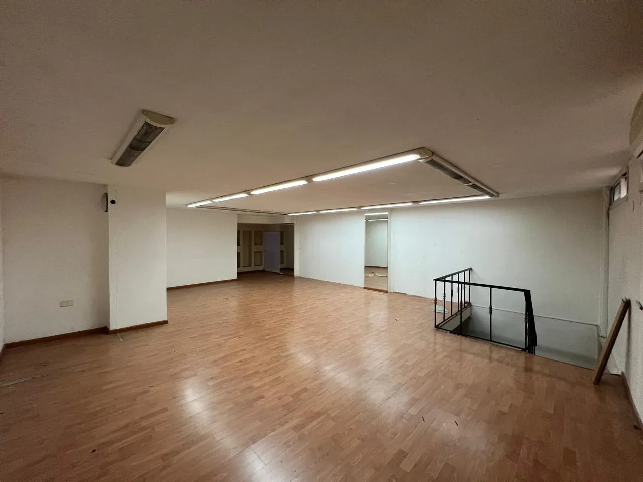 Ground Floor Shop for Rent in Achrafieh — الصورة 4