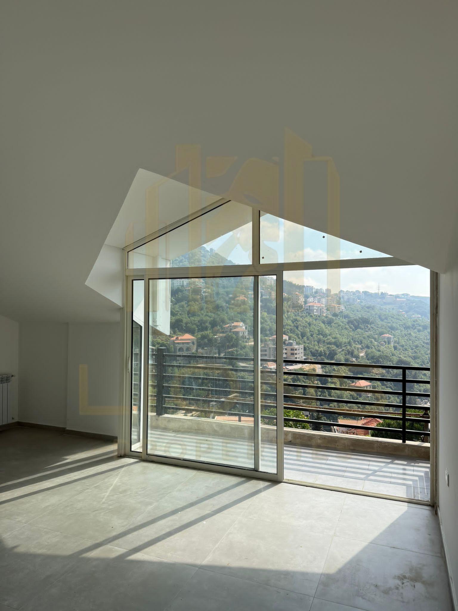 Metn, Bet Chabeb Duplex Apartment for	Sale	270 m2