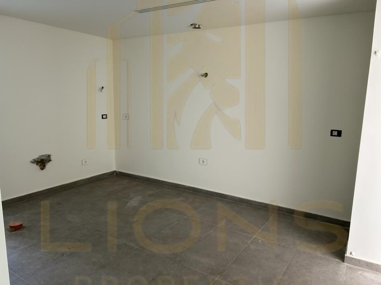 Baabda Hazmieh Duplex for Sale 330m2 — الصورة 3