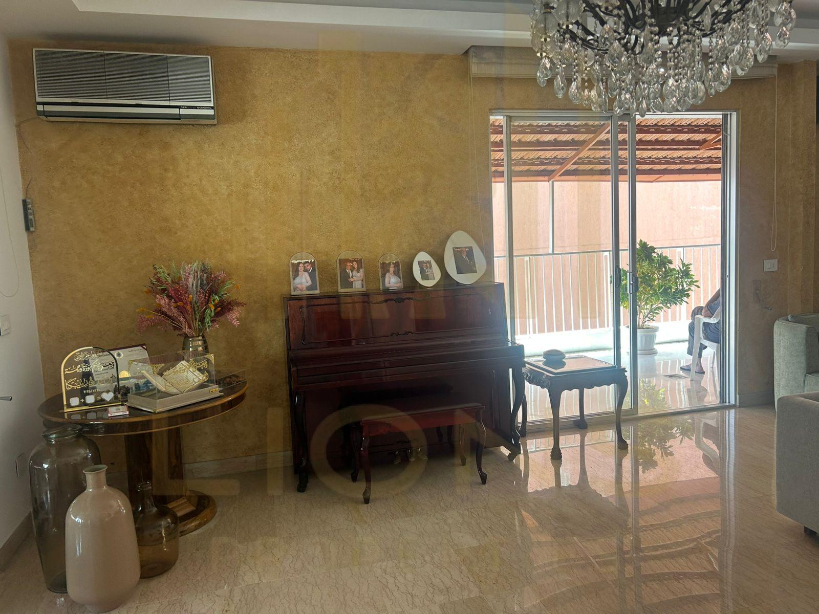 Beirut, Cornish el Mazraah, 400m2 + 200 m2 Terrace Penthouse for Sale — الصورة 3