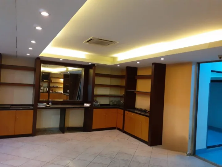Shop for Sale in Achrafieh — الصورة 2