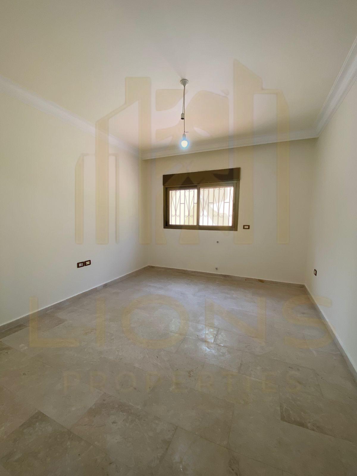 Baabda Yarzeh Apartment for Sale200 m2 + 150 m2 Terrace and garden — الصورة 3