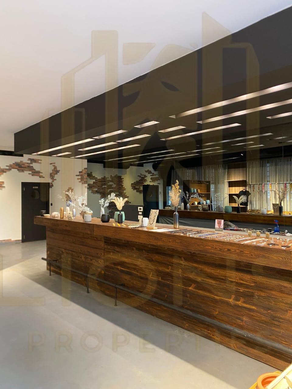 Metn Badaro Restaurent for Rent 100 m2 + 15 m2 Terrrace — الصورة 3