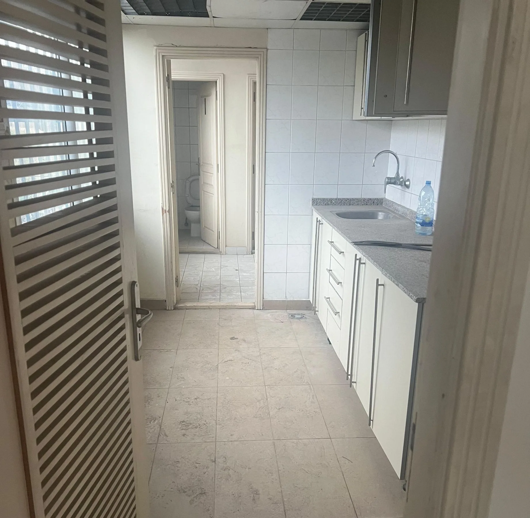 Showroom for Rent in Sin El Fil — الصورة 4