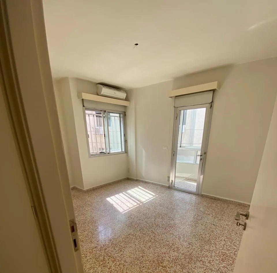 Apartment for Sale in Hazmieh — الصورة 2