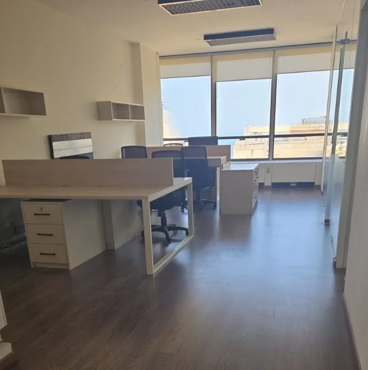 Furnished Office for Rent in Hamra — الصورة 2