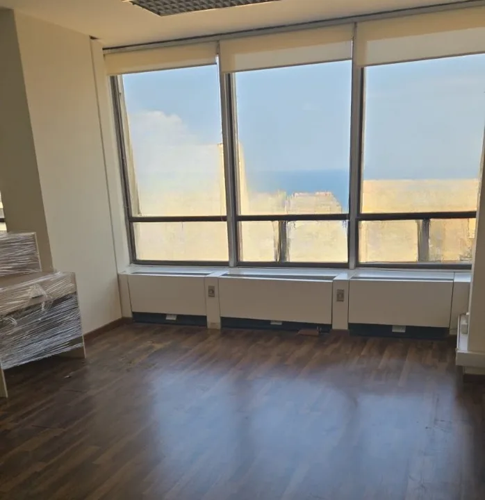 Furnished Office for Rent in Hamra — الصورة 5