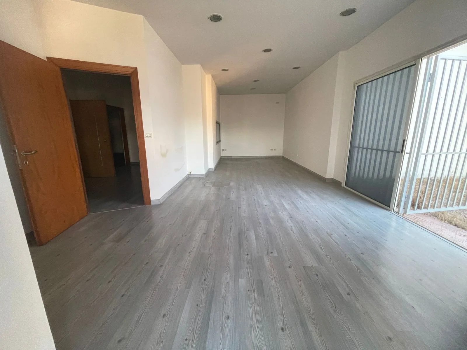 Office Space for Sale in Ain Saade