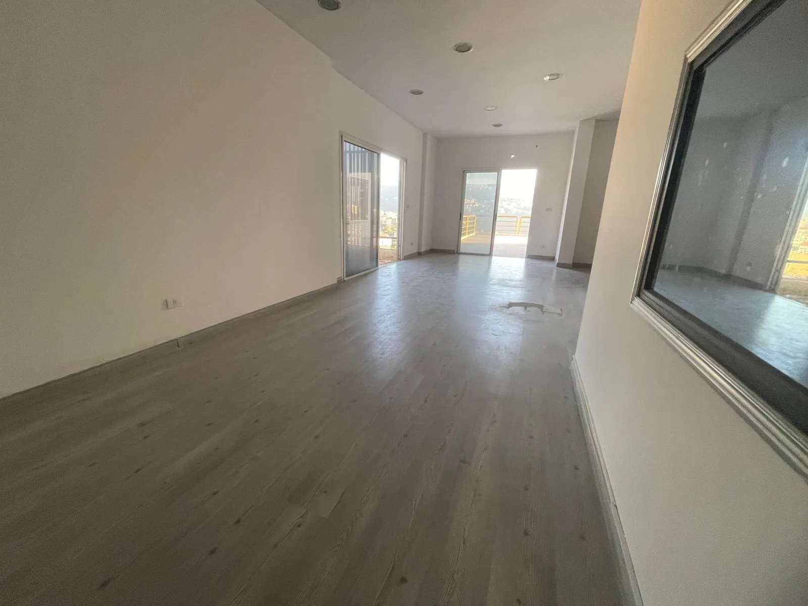 Office Space for Sale in Ain Saade — الصورة 5