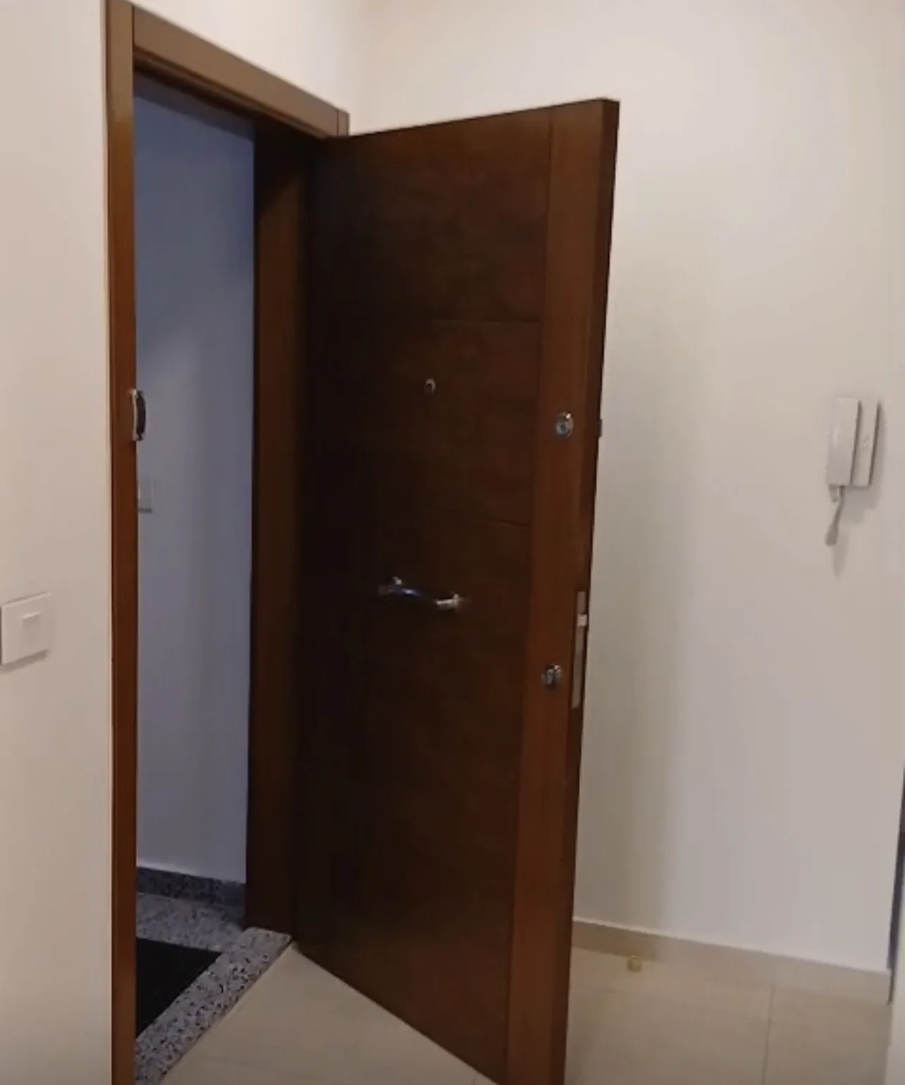 Apartment for Rent in Kfaryassine — photo 2