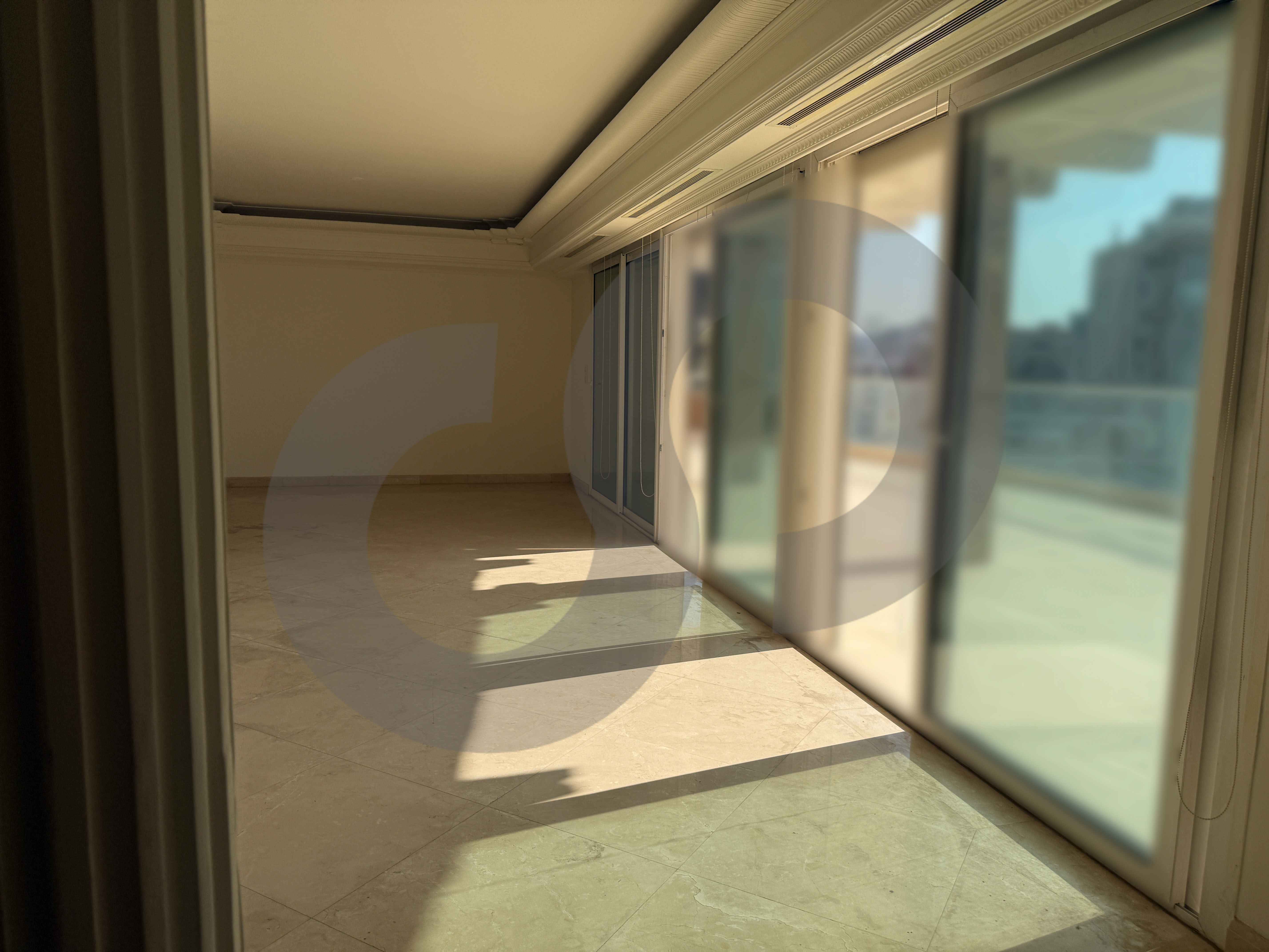 DUPLEX/minutes from the vibrant commercial centers/SANAYEH,BEIRUT — الصورة 3