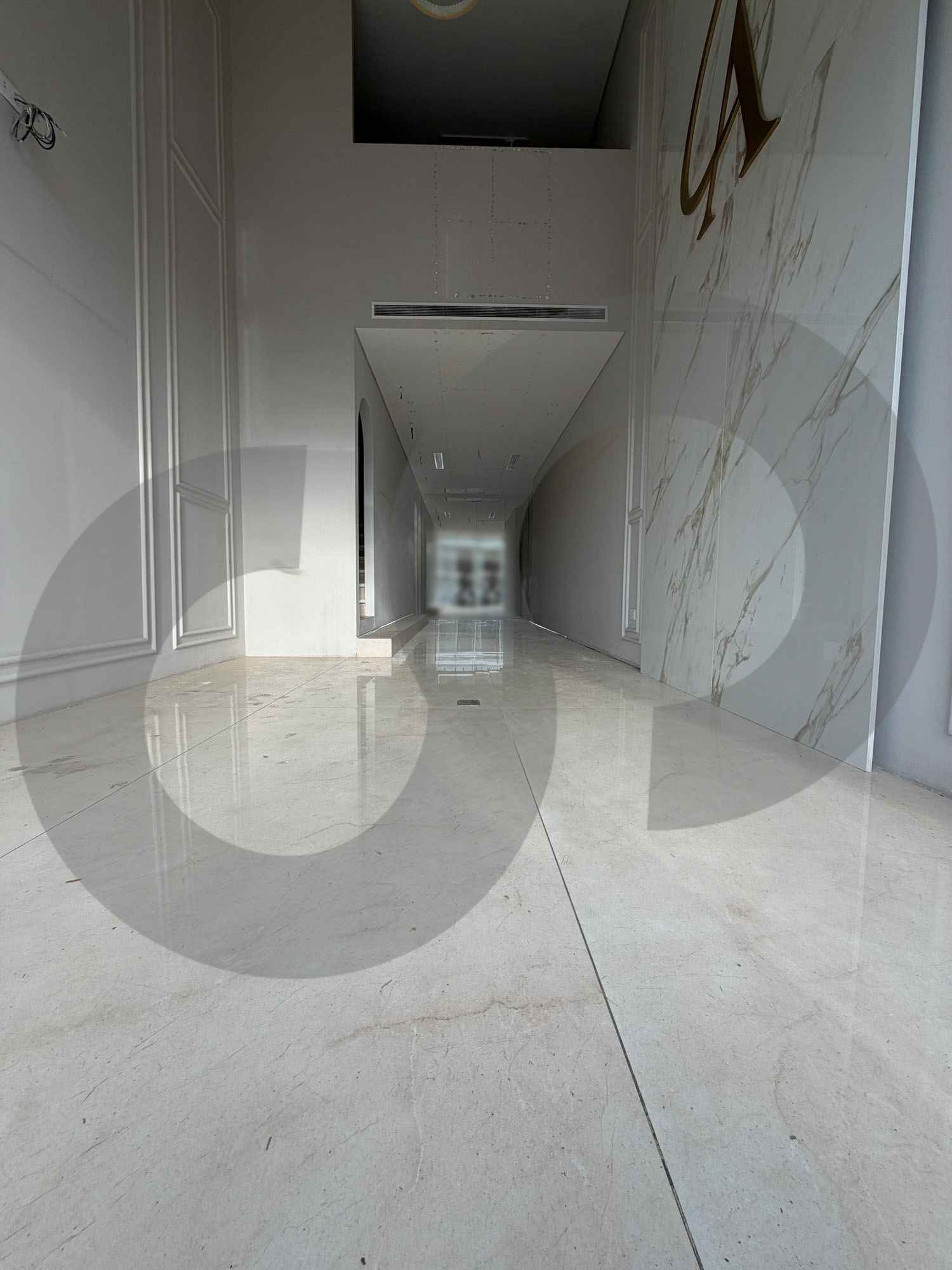 SHOP/ 85sqm, prime location/Dbaye — الصورة 2