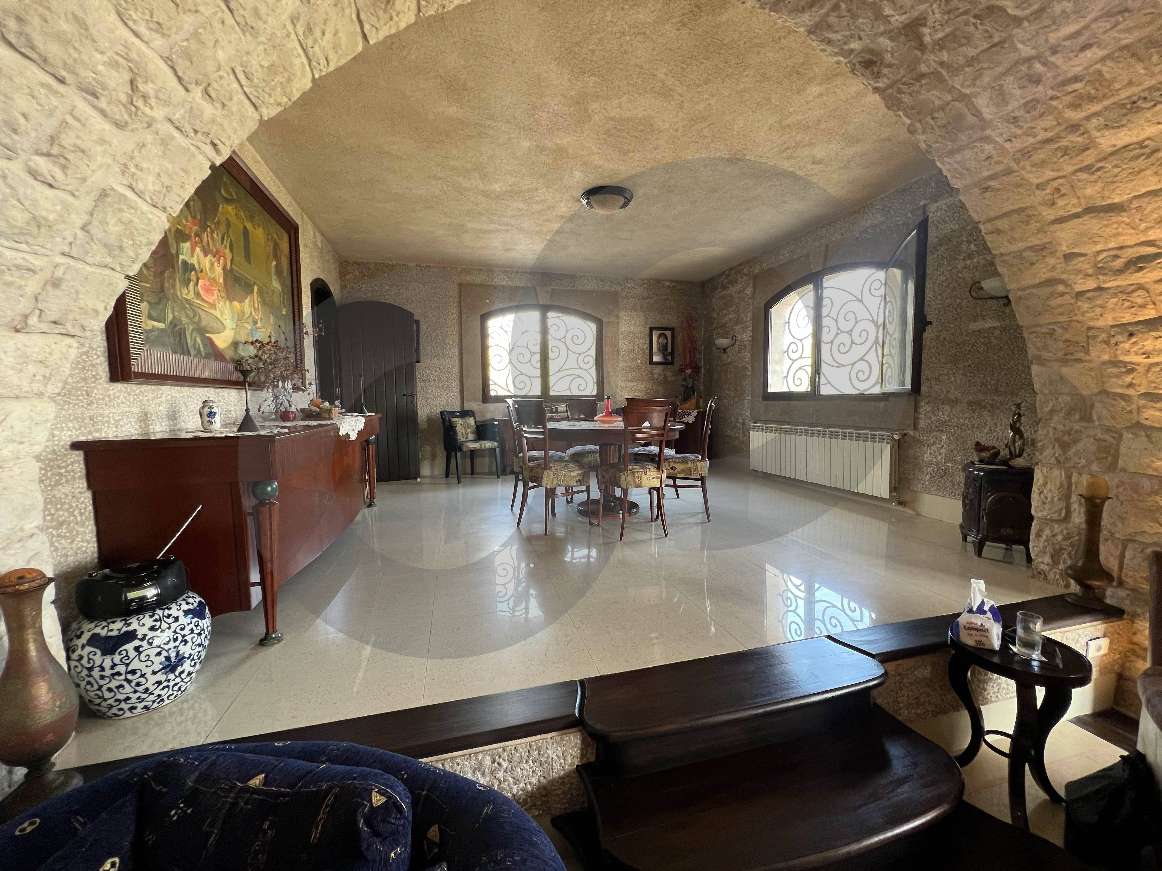 Villa in Ajaltoun - land with a building permit — الصورة 2