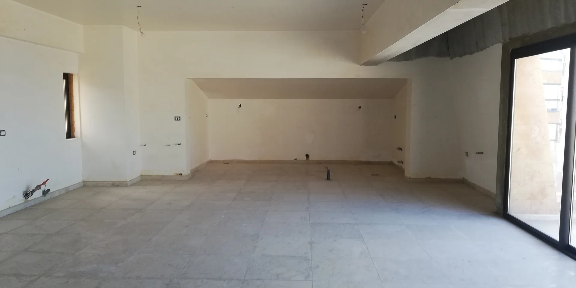 Villa for Sale in Qornet El Hamra, Lebanon — الصورة 4
