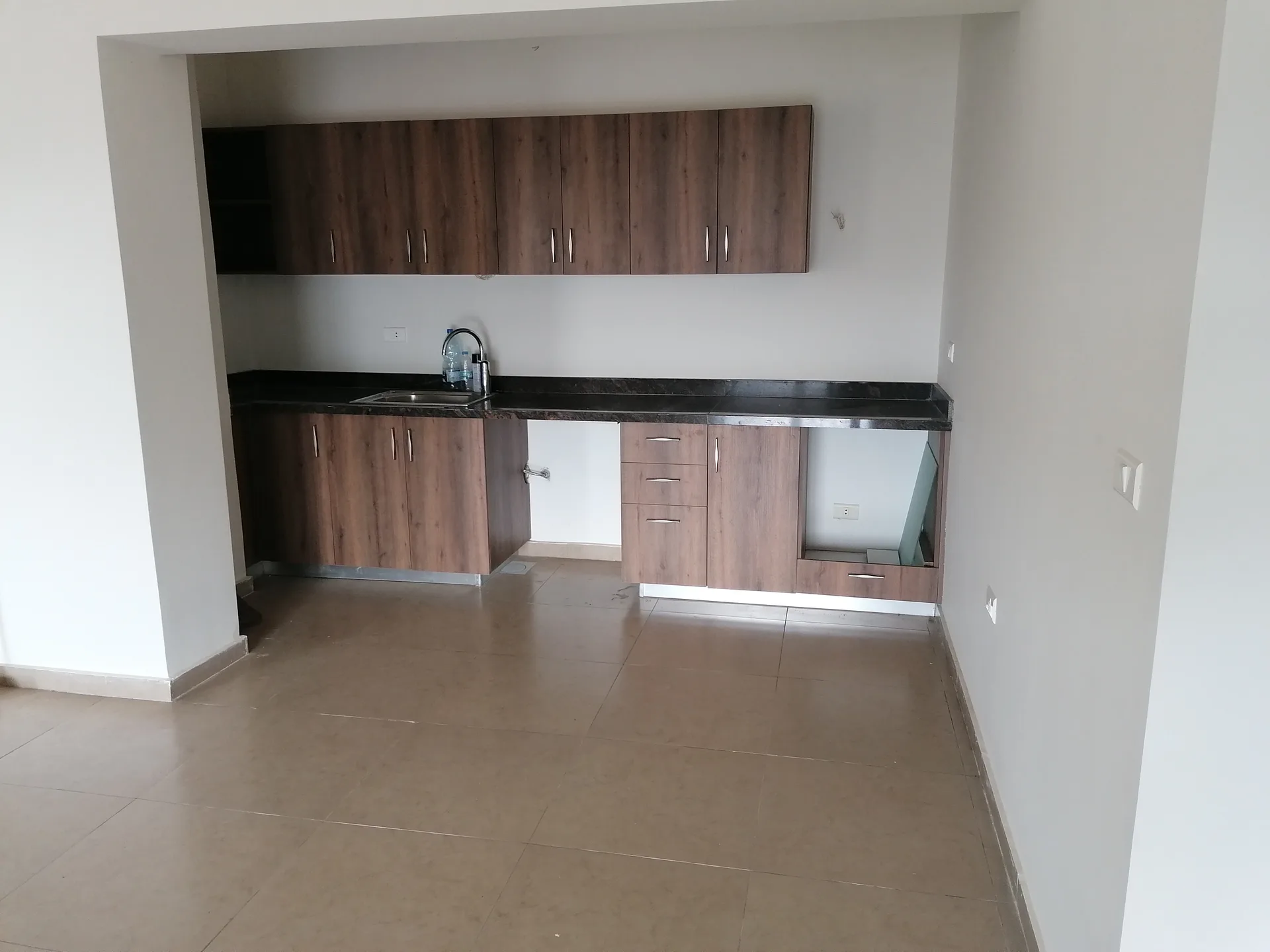 Apartment for Sale in Nahr Ibrahim — الصورة 3