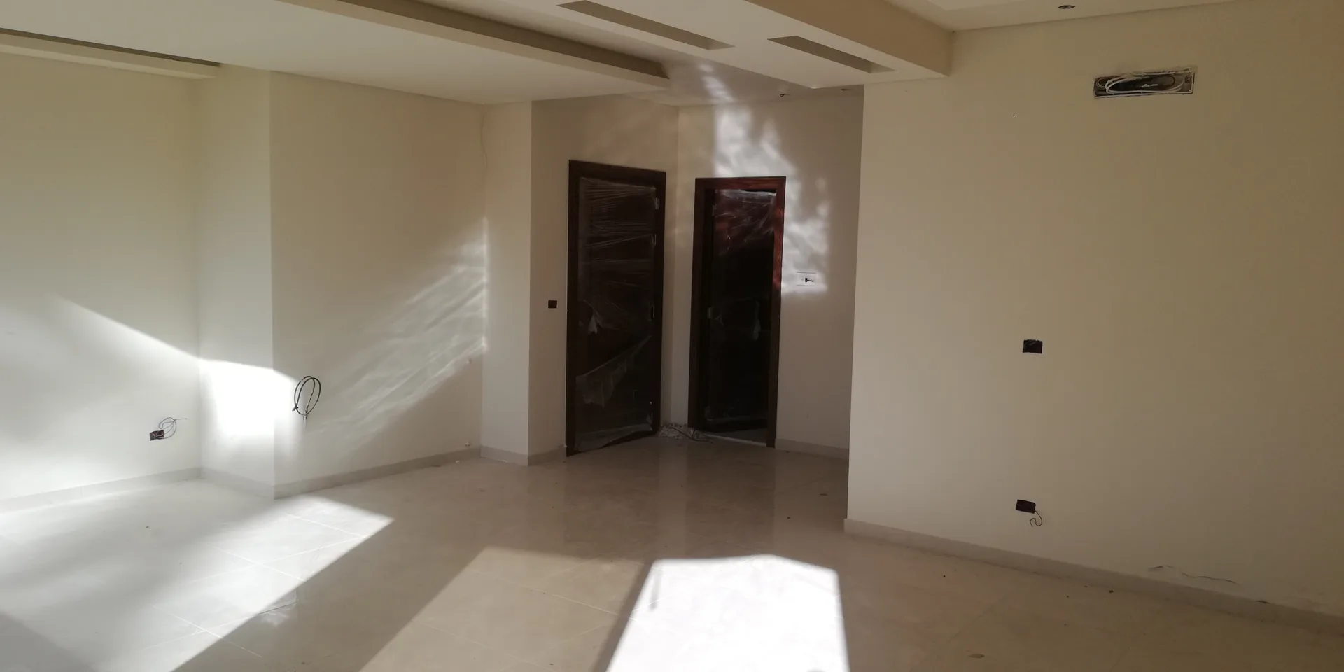 Apartment for Sale in Jouret Al Ballout — الصورة 3