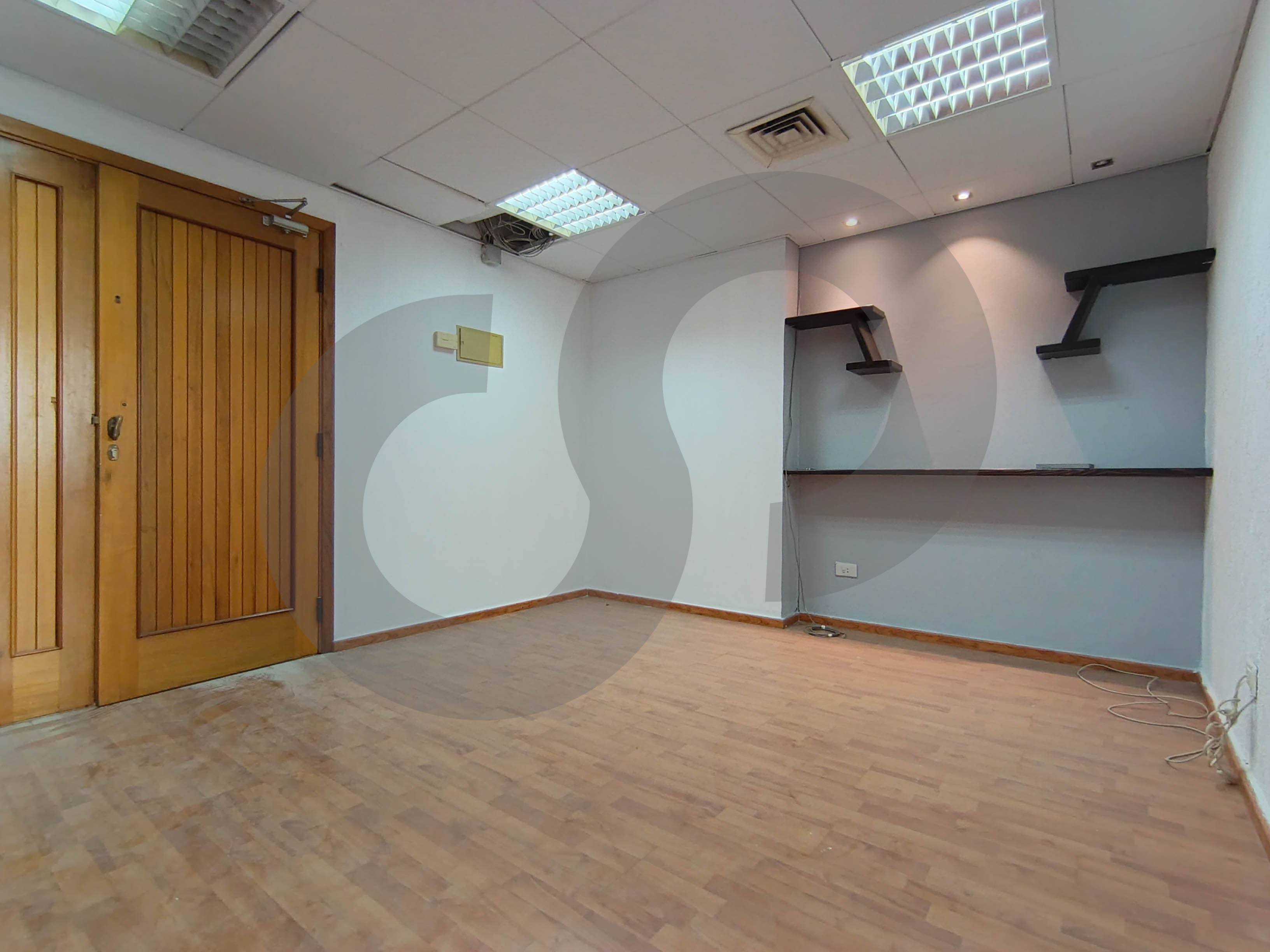 ‎PRIME LOCATION!! Offices for rent!!! Zouk mikael — الصورة 3