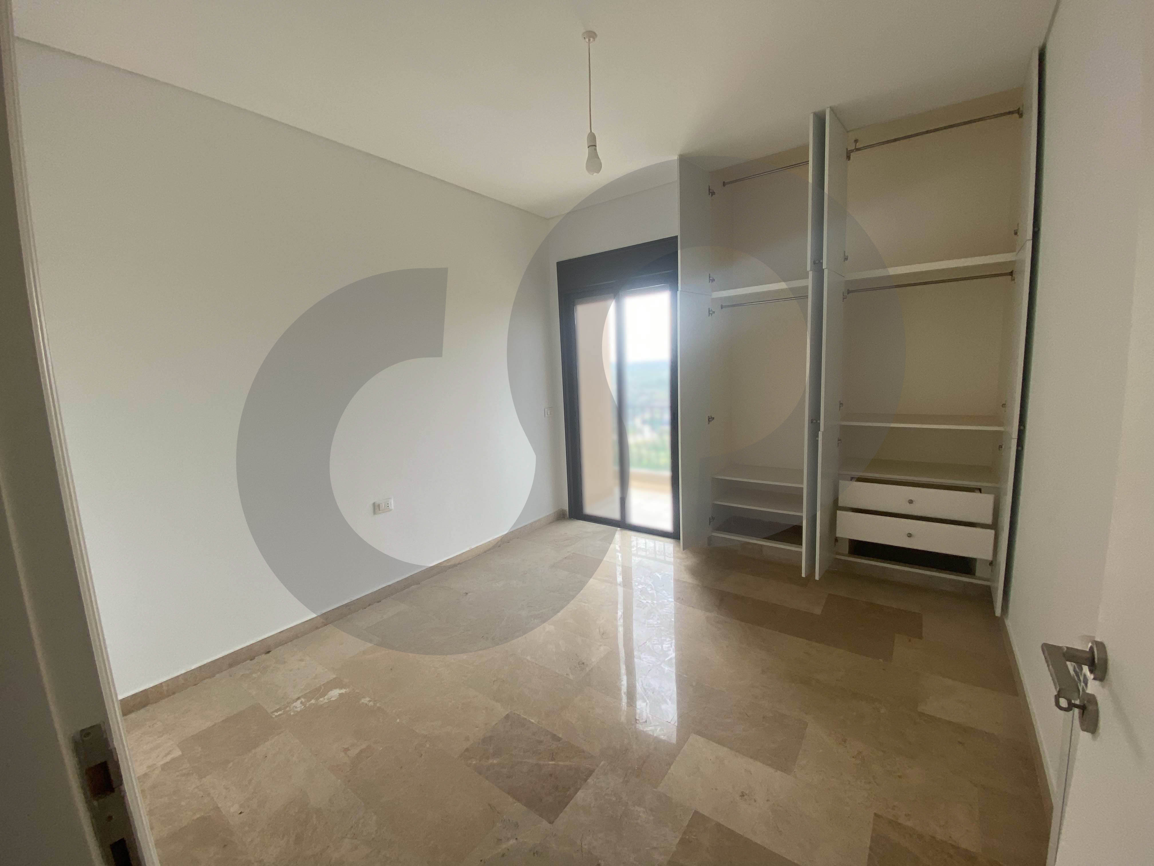 well-located just 1 min from the highway Zgharta — الصورة 3