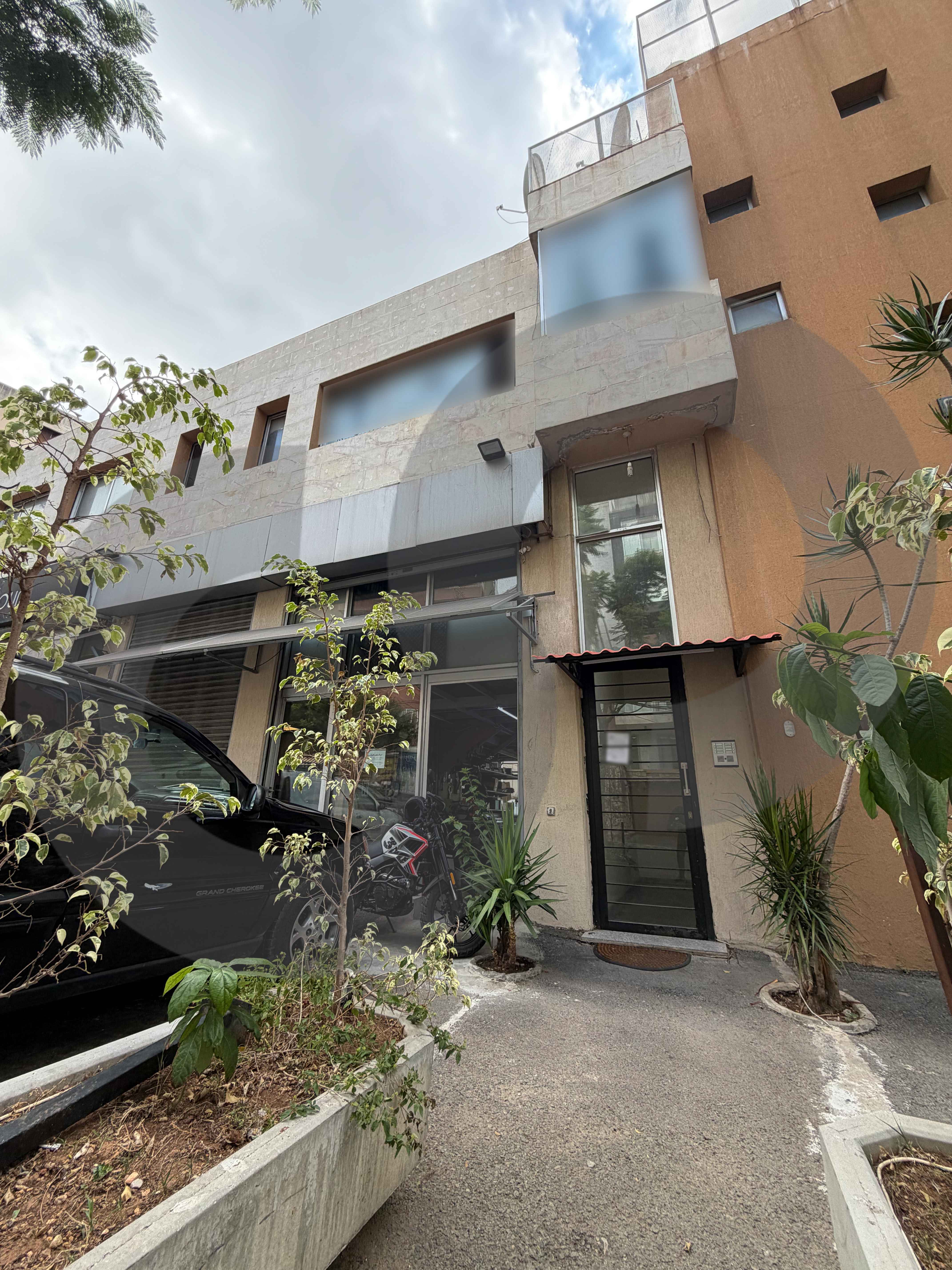 COMMERCIAL SPACE/prime area of Jal El Dib — الصورة 3
