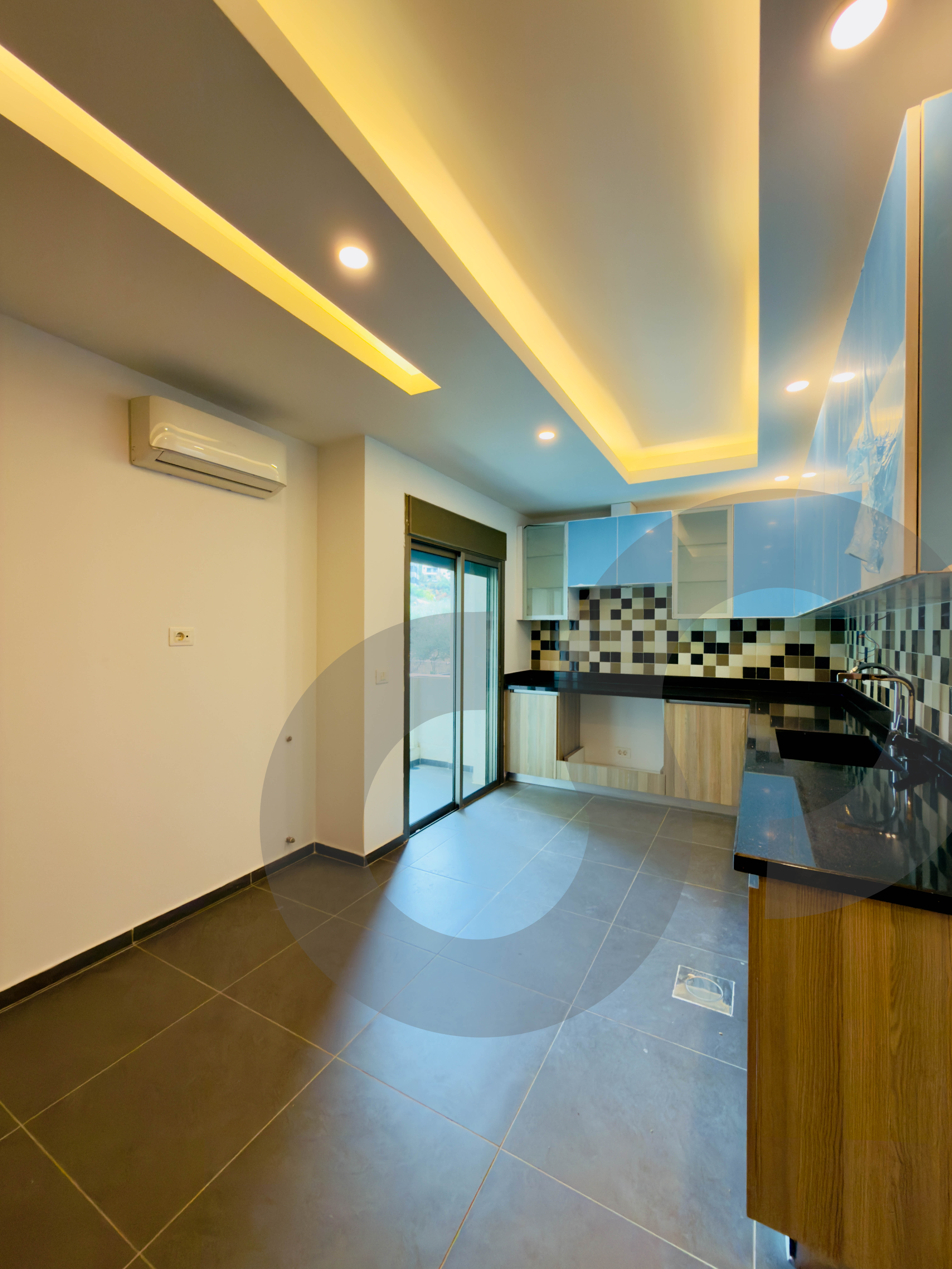 BRAND NEW SUPER PRIME LOCATION LUXURY FULL SEA VIEW — الصورة 2