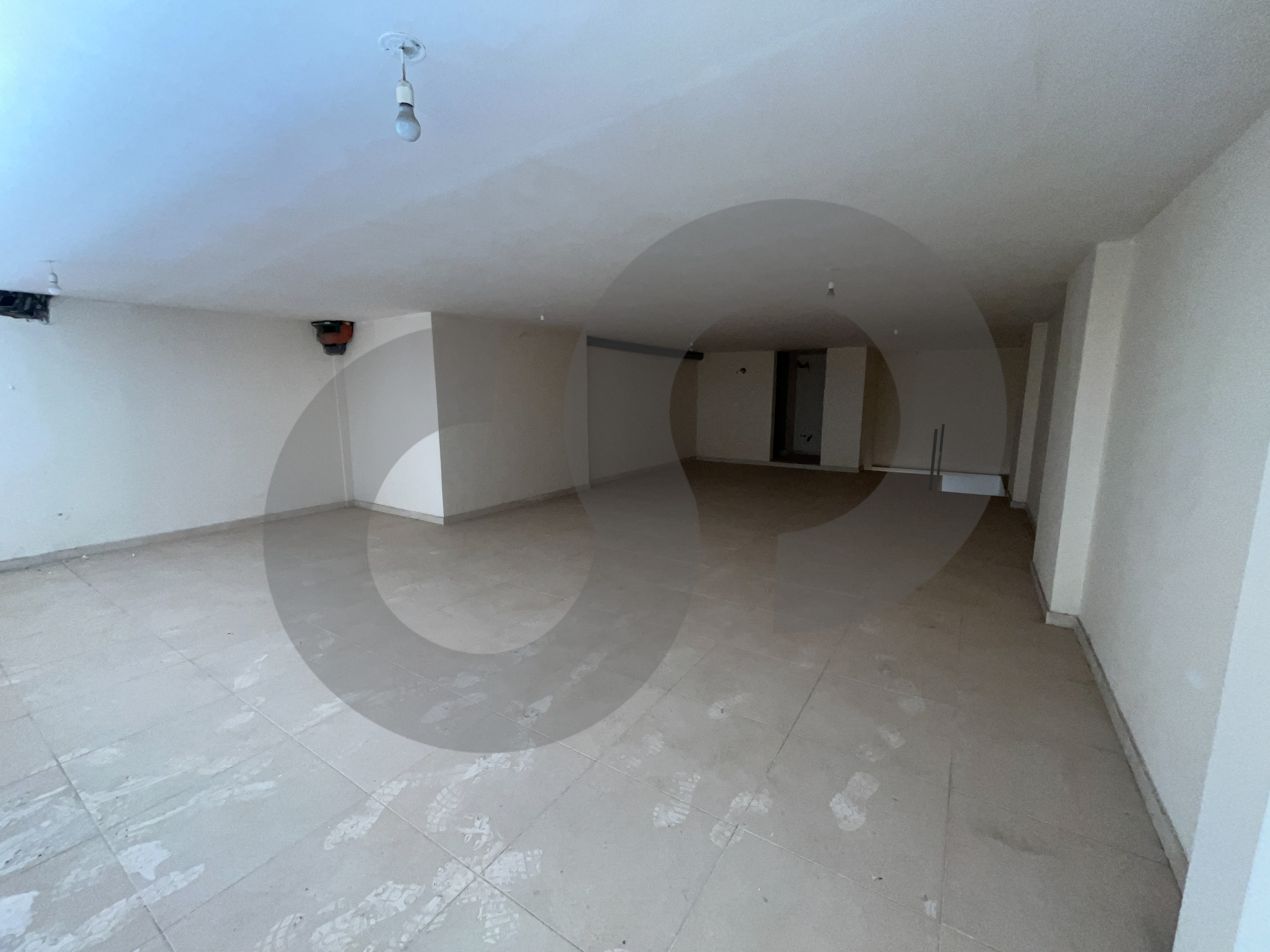 SHOP Ideal for Retail, Office & Professional Use/Prime Ain El Remmaneh,BAABDA — الصورة 3