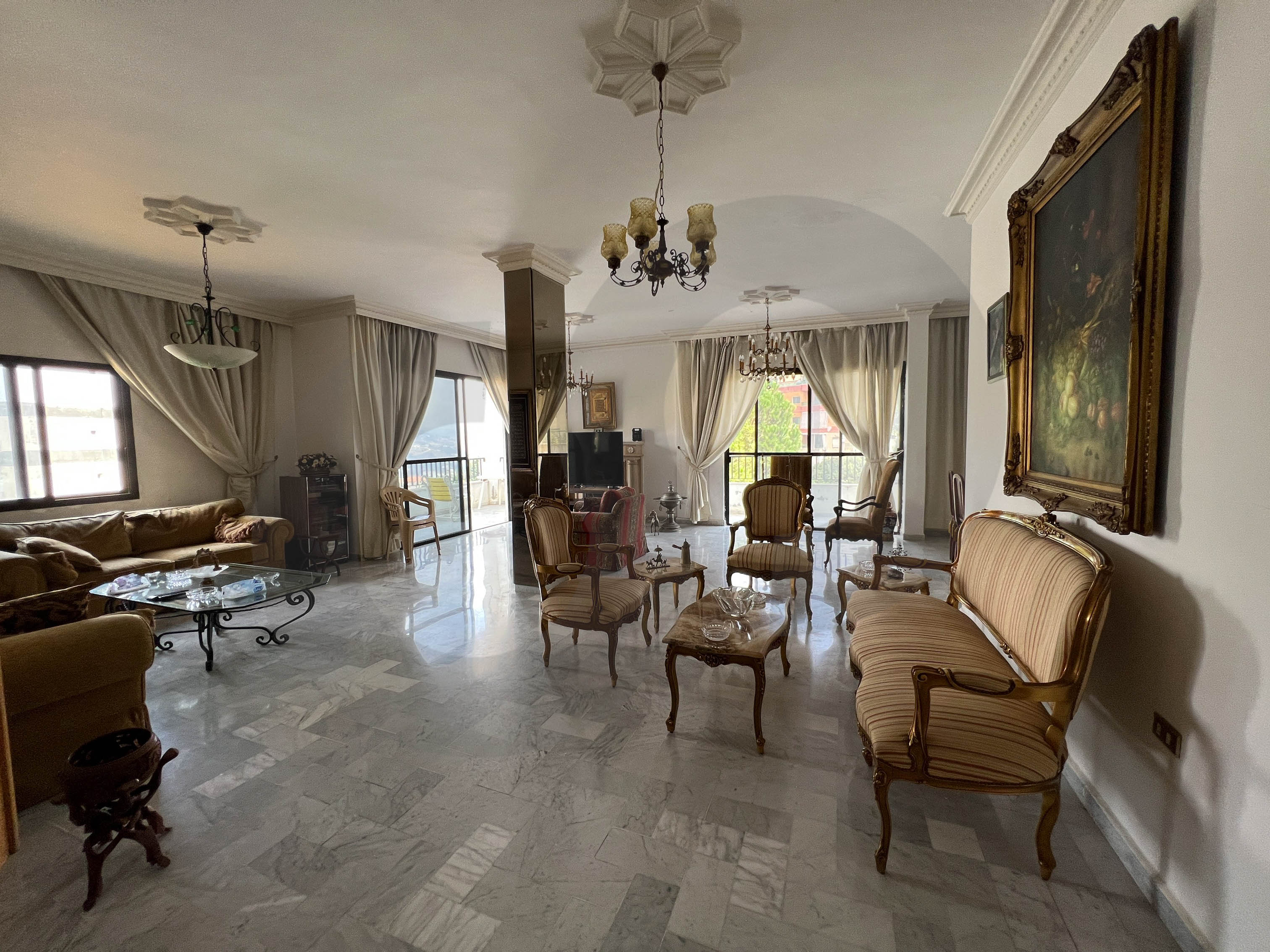 Own this Catchy Apartment in Kayfoun — الصورة 2